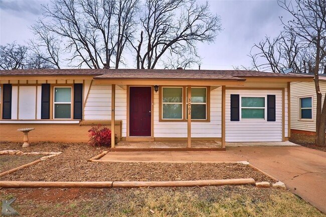 Building Photo - 3002 Post Oak Rd