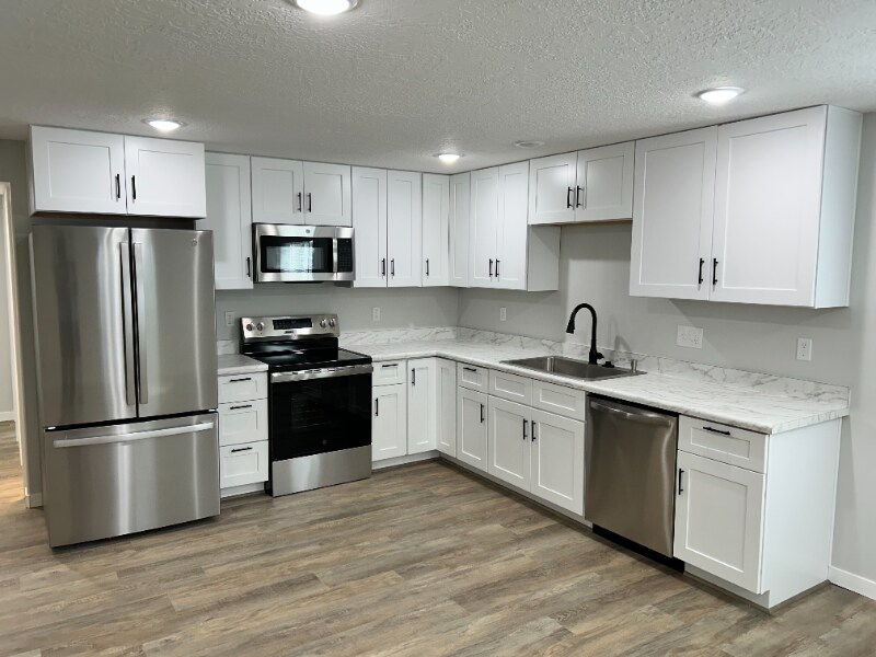 Foto principal - 3159 N Black Bear Ave
