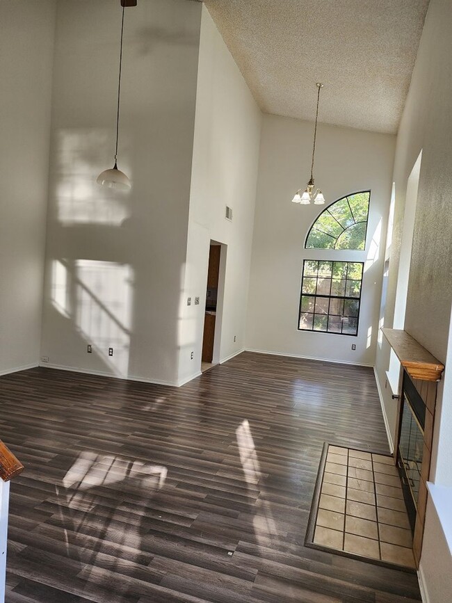 Building Photo - Los Prados- North West Valley