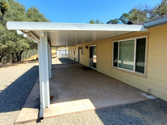 Building Photo - 43660 Ranger Cir Dr