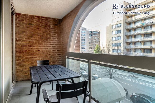 Foto del edificio - 2140 L St NW