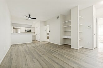 Building Photo - 2626 Holly Hall St