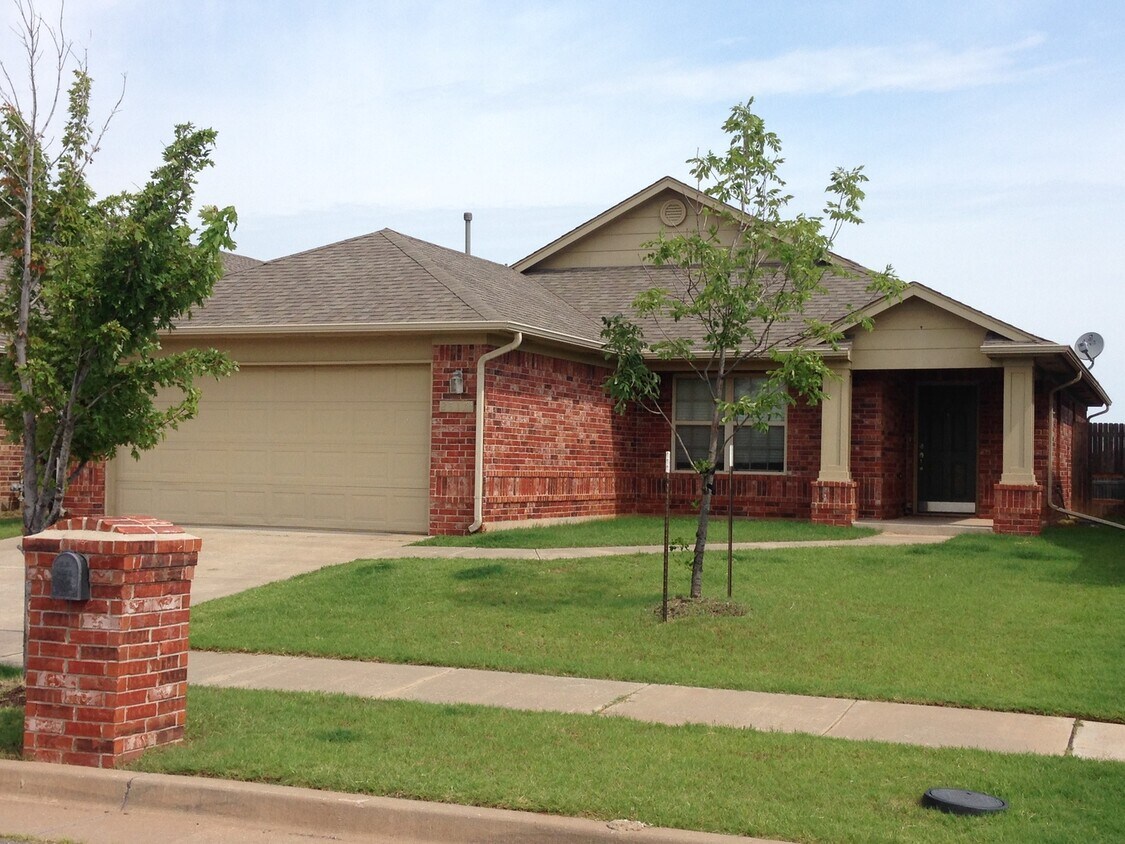 Foto principal - 4 Bd / 2 Ba in Valencia - Deer Creek Schools