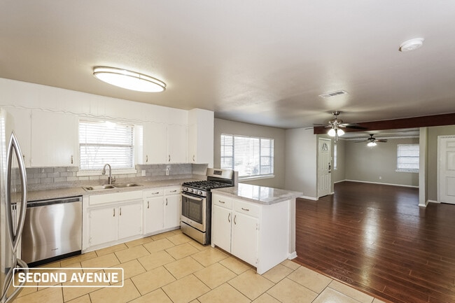 Building Photo - 7608 Deaver Dr