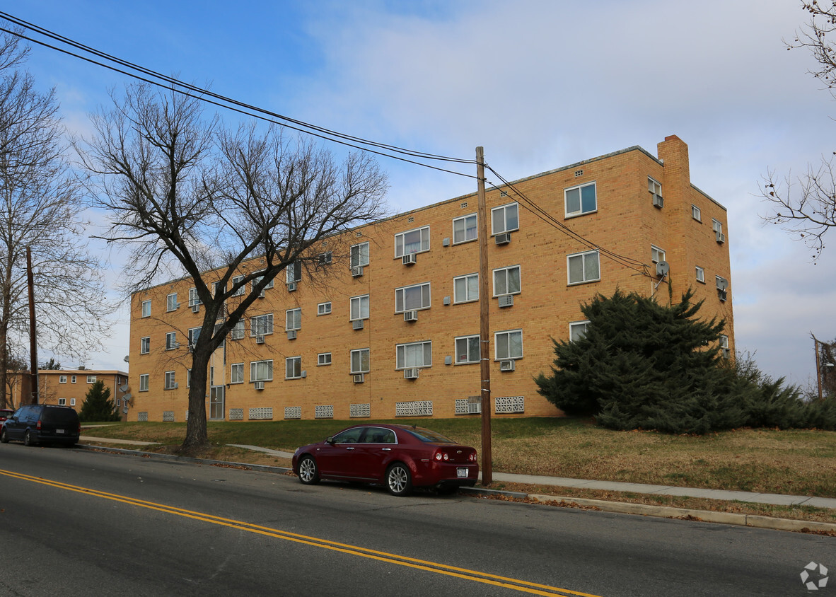 Building Photo - 424 Ridge Rd SE