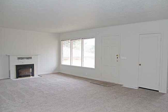 Building Photo - 1834 SW Lobelia St