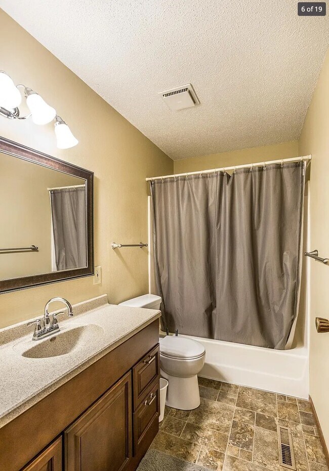 Foto del edificio - 4105 E 28th St