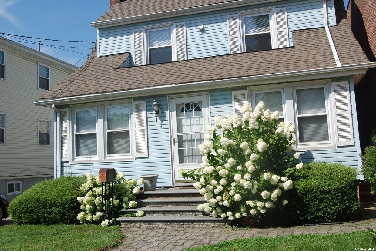 Primary Photo - 92-60 240th St