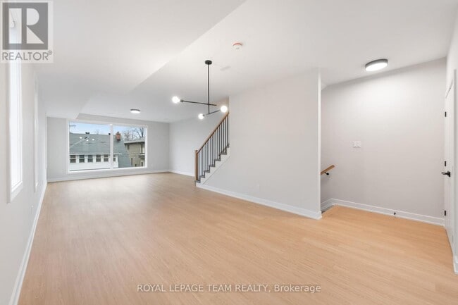 Building Photo - 49 Grosvenor Ave