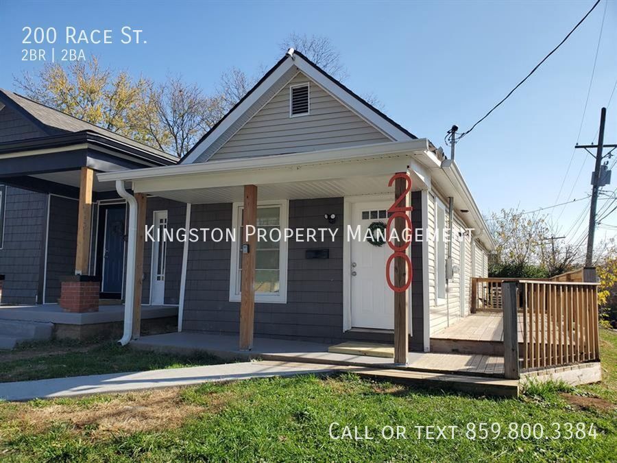 Primary Photo - Beautiful 2 Bedroom 2 Bathroom! 1/2 OFF SE...