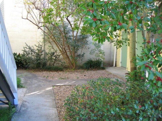 Building Photo - 1328 Bomar St
