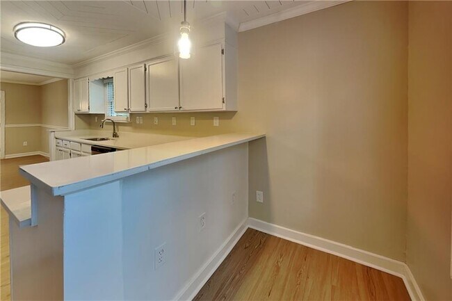 Foto del edificio - 1299 Camborne Ct NW