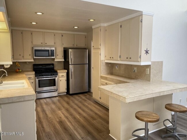 Foto del edificio - 652 Harper St