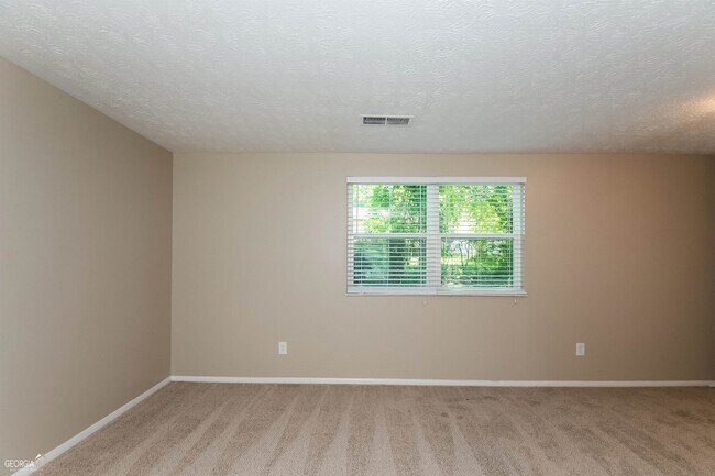 Building Photo - 5372 Tracey Dr