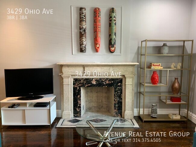 Building Photo - Beautifully Renovated Townhouse