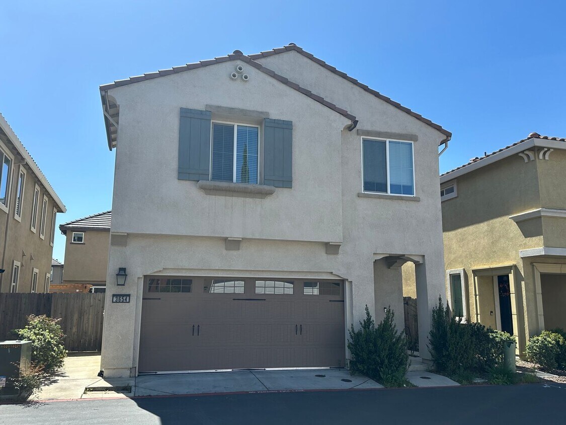 4 Bedroom 2.5 bath in Natomas - 4 Bedroom 2.5 bath in Natomas