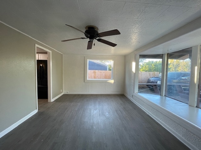 Building Photo - 2527 Riverside Dr