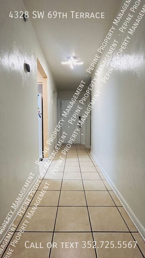 Foto del edificio - 4328 SW 69th Terrace