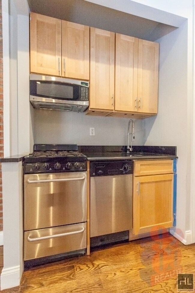 Foto del edificio - Act now on this affordable 1BR 1BTH apartm...