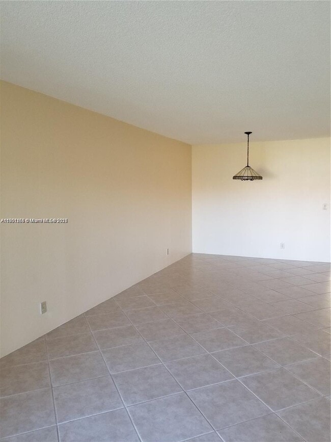 Foto del edificio - 369 Lakeview Dr