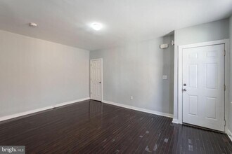 Building Photo - 1249 S 21st St