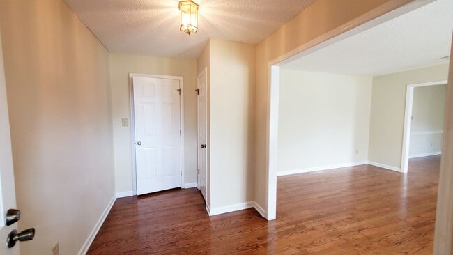 Building Photo - Spacious 3 bedroom 2 bathroom in Gastonia