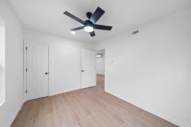 Foto del edificio - 3524 Hadley St