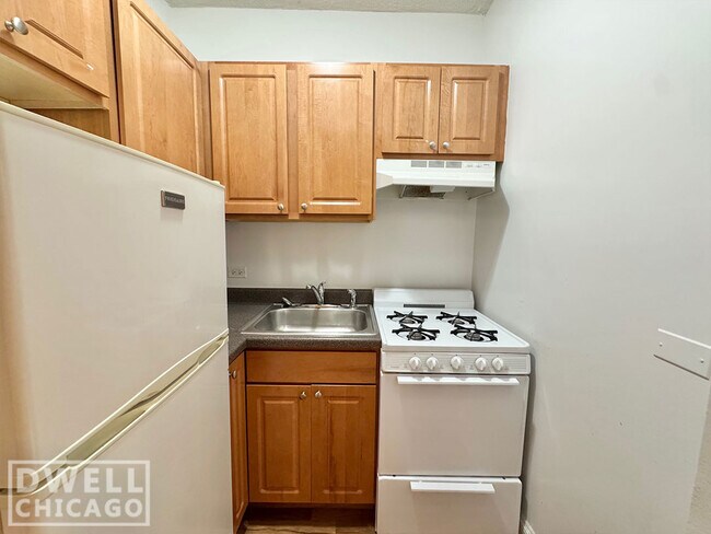 Foto del edificio - 1733 N Humboldt Blvd