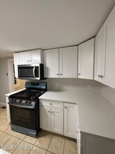 Building Photo - 148 Main St