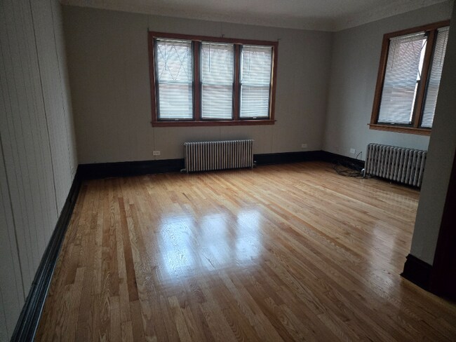 Foto del edificio - 6319 S Central Ave