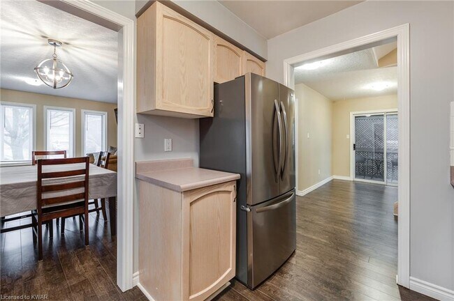 Cuisine - 163 General Dr