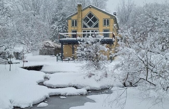 Magical winter wonderland - 1310 Hollow Road