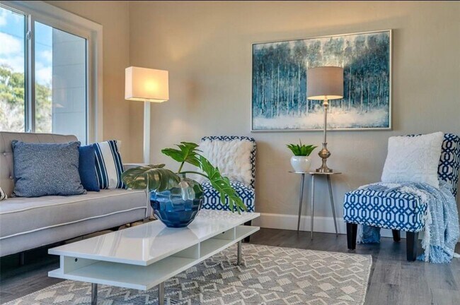 Building Photo - Updated St. Pete Home with Private Yard, Hot Tub & More!