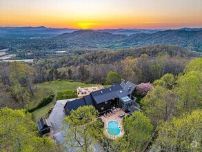 Building Photo - 22 Vineyard Hill Dr