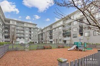 Building Photo - 15835-15885 85 Ave