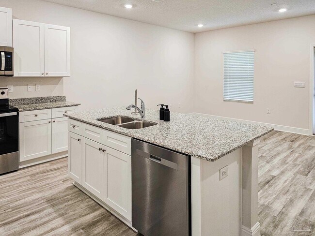 Foto del edificio - 1211 Fairchild Vlg Dr