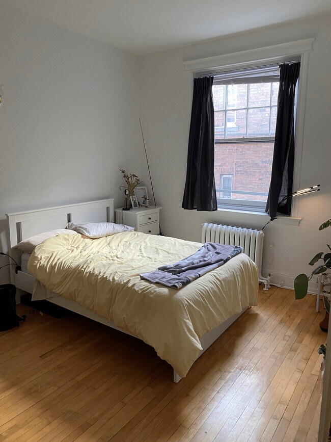 Photo du bâtiment - 3660 Hutchison