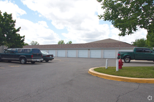 Building Photo - Oak Ridge Apartments