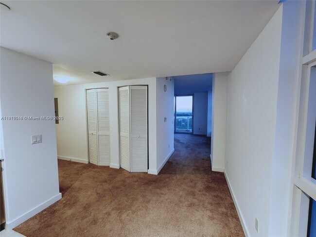 Foto del edificio - 4250 Biscayne Blvd