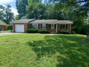 Building Photo - 2517 Thoroughbred Dr