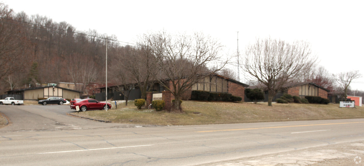 7552 - 7548 Gallia Pike - Queensbury Apartments