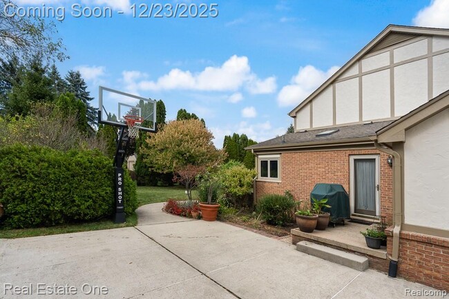 Foto del edificio - 1574 Devonshire Dr