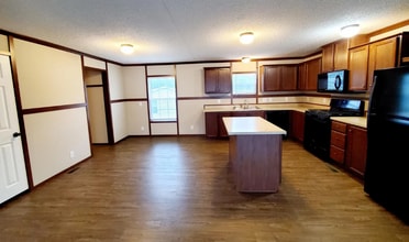 Building Photo - 332 Fox Chase Blvd