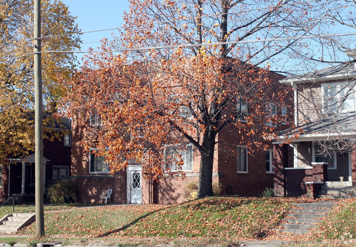 Building Photo - 5128 E Washington St