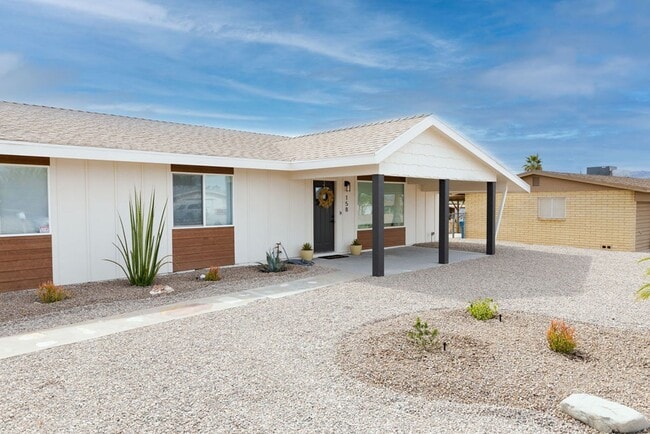 Building Photo - Beautiful Lake Havasau Home