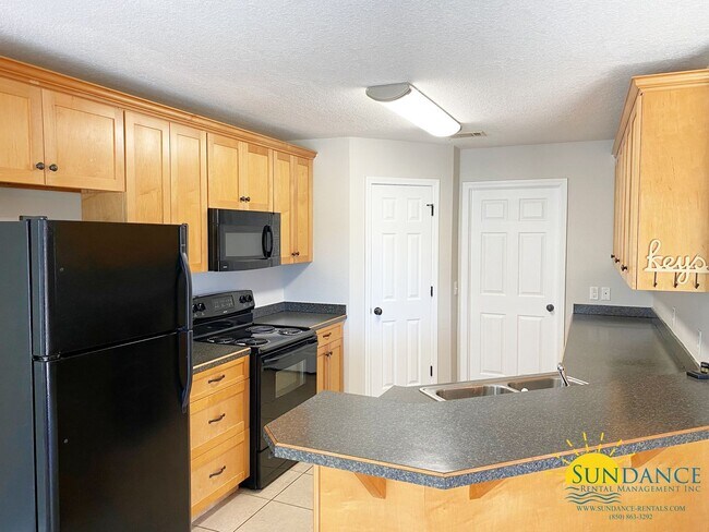Foto del edificio - Spacious 3 Bedroom Duplex in Navarre