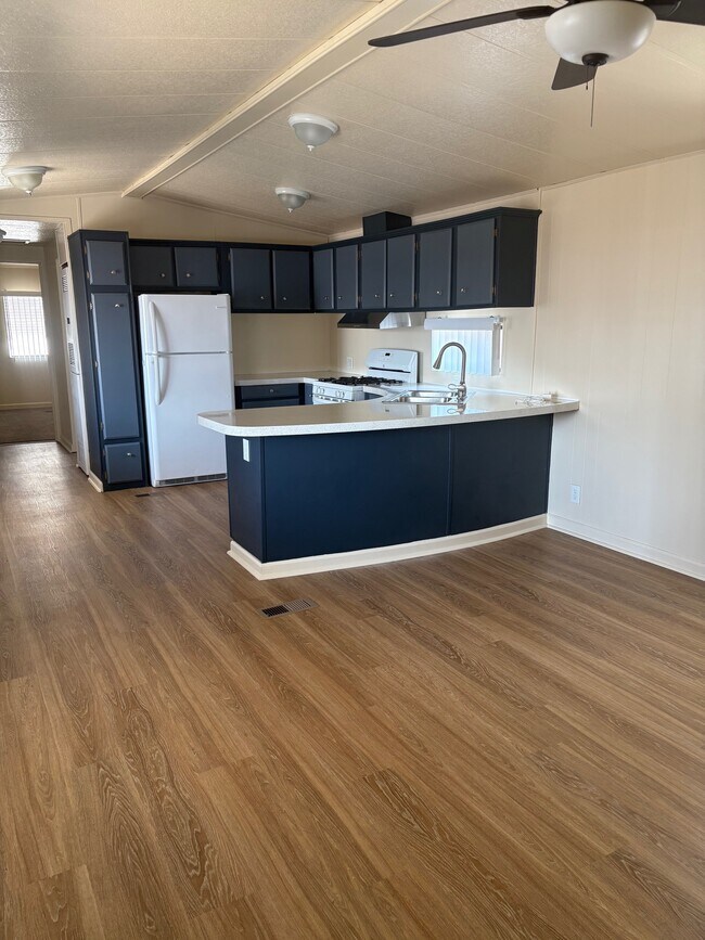 Foto del edificio - 12374 Mapleview St