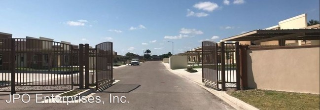 Building Photo - 2005 Garden Ridge Dr