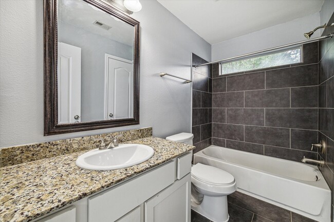 Foto del edificio - 1548 Ashland St