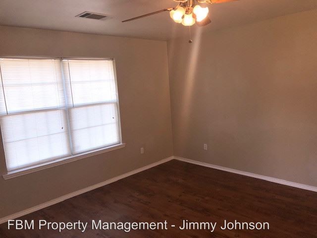 Foto del edificio - 302 N Dallas St